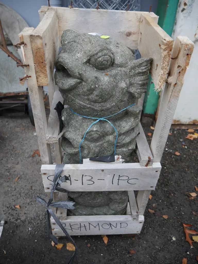 Fish stack statue Image 1++