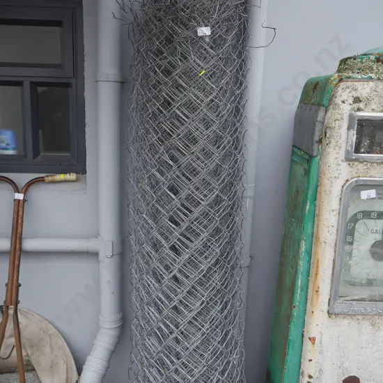 Roll of wire fencing