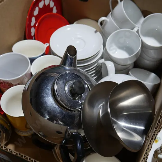 China, chrome teapot etc