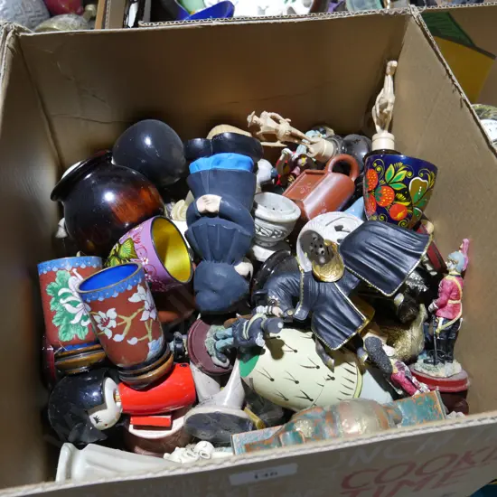 Figurines, nic nacs etc