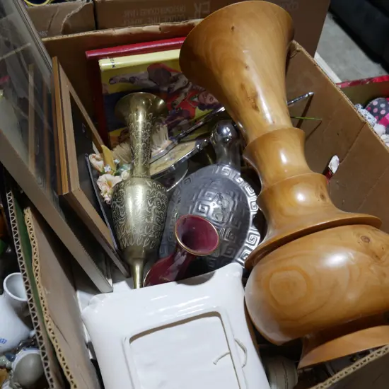 Hairbrush set, brass vase etc