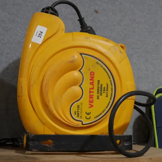 Retractable power cord reel