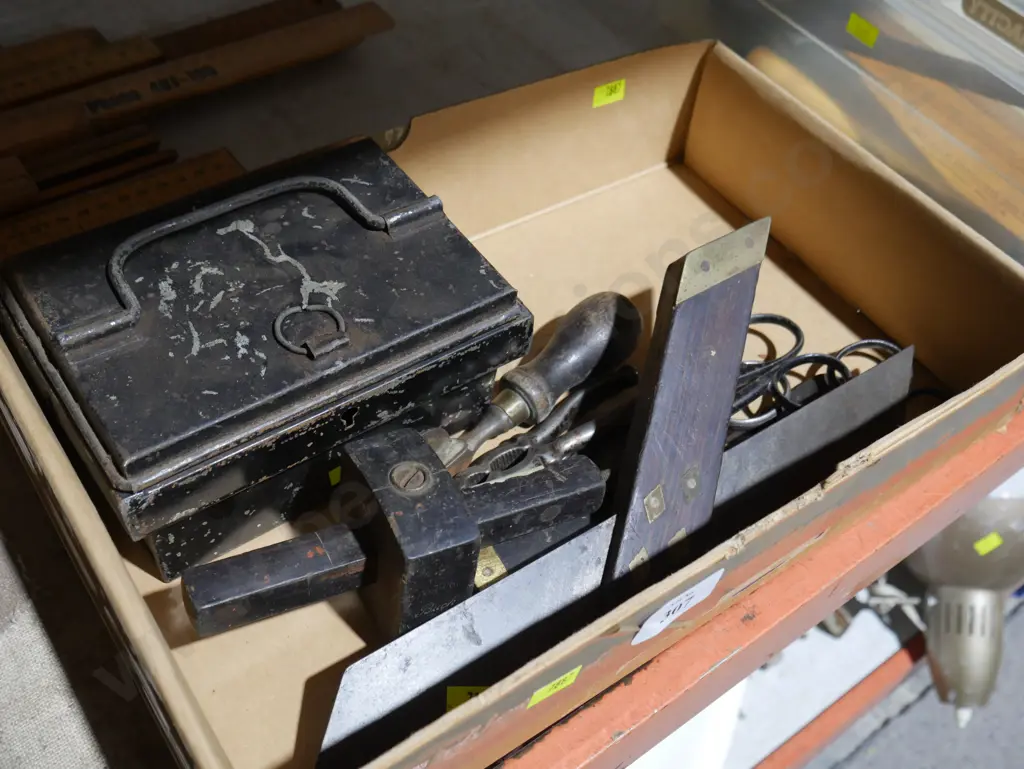 Coin box, vintage tools Image 1++