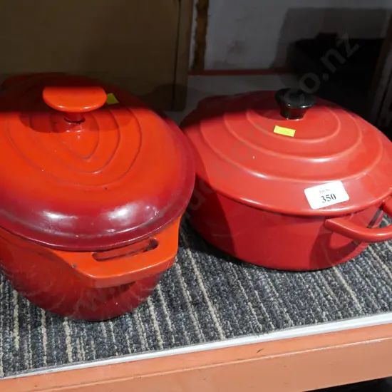 2 red pots