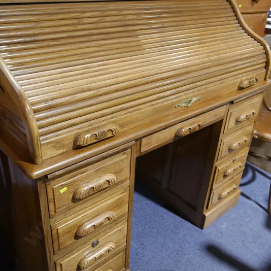 Roll top desk