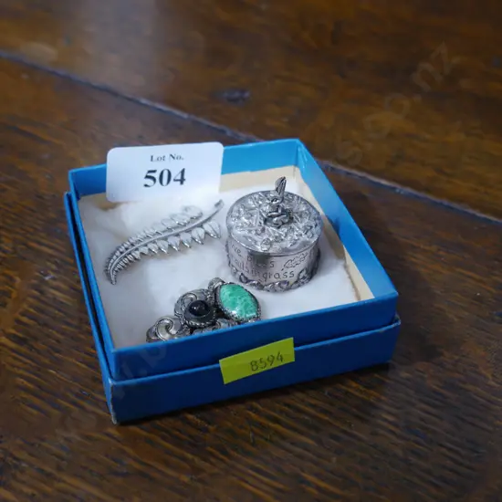 3 silver items, brooch, etc