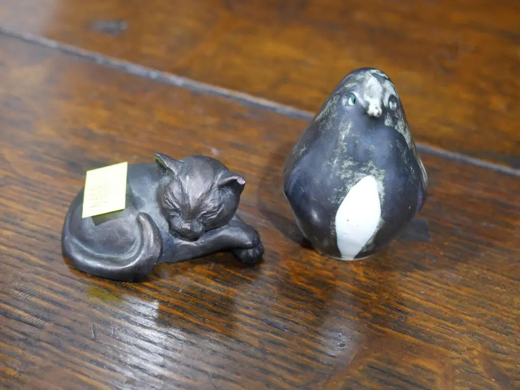 Briglin Pottery Penguin & Scottish cat figures Image 1++