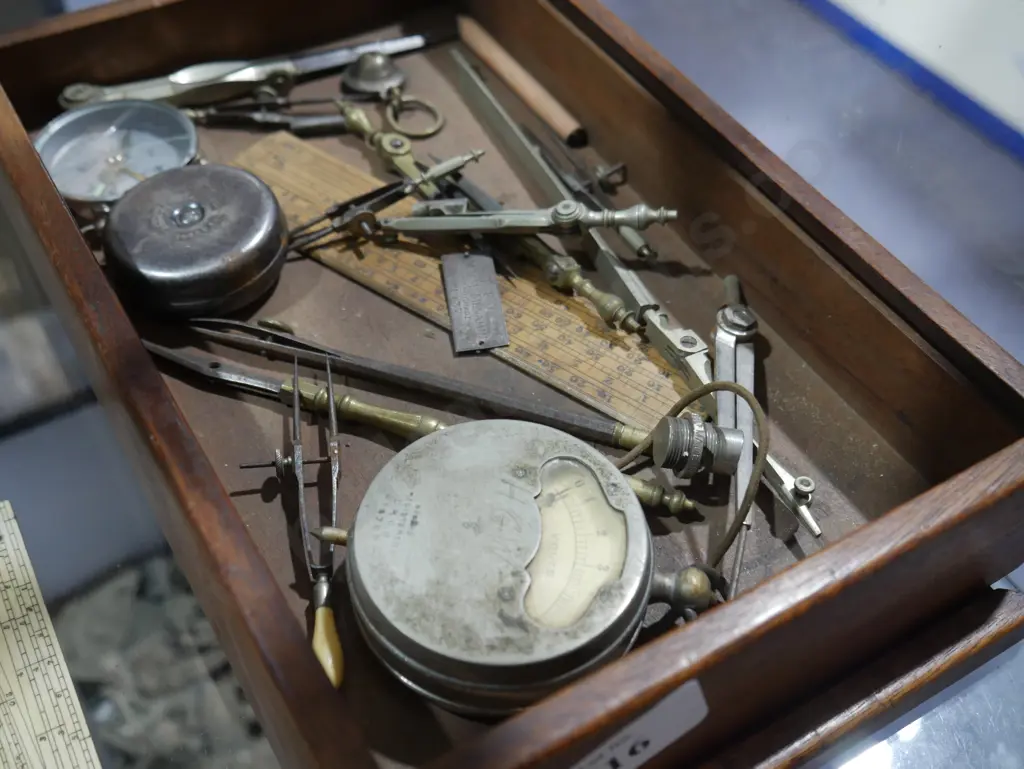 Vintage protractors, tape measure etc Image 1++