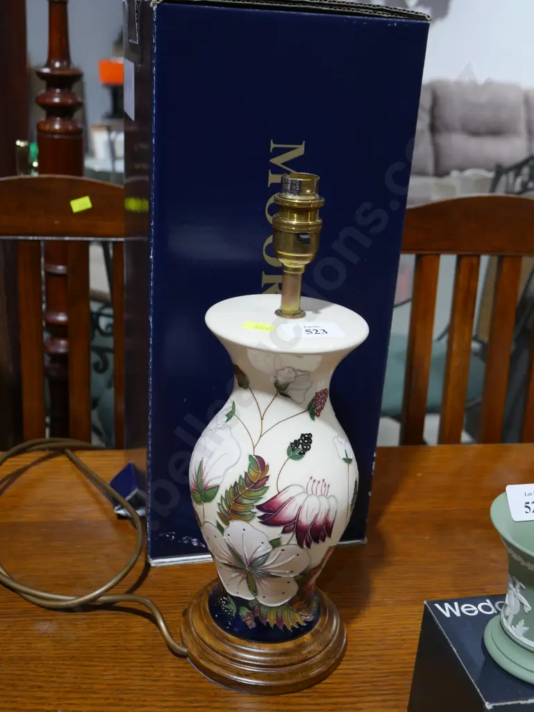 Boxed Moorcroft lamp Image 1++