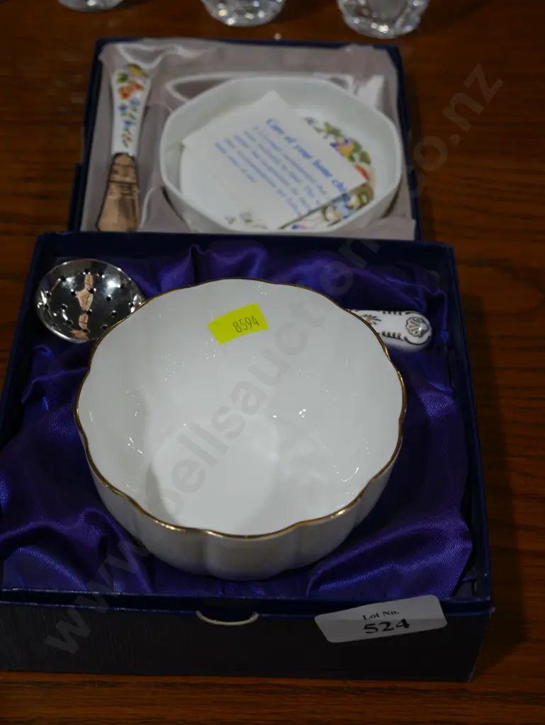 Boxed Aynsley china Image 1++