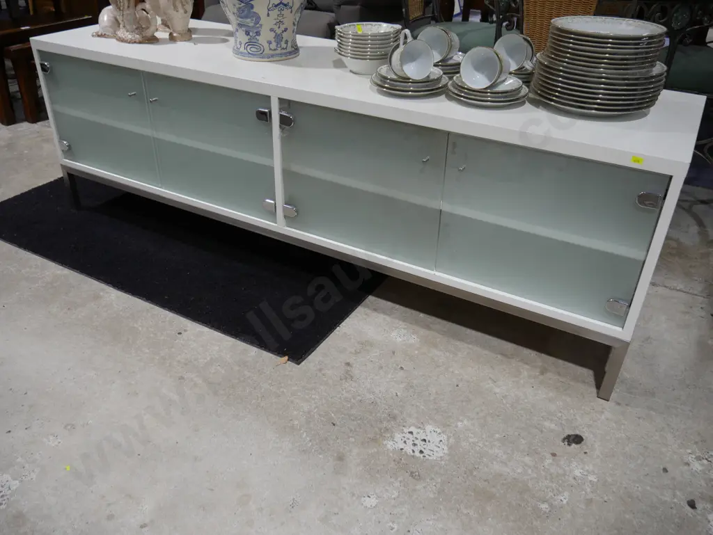 Entertainment unit Image 1++