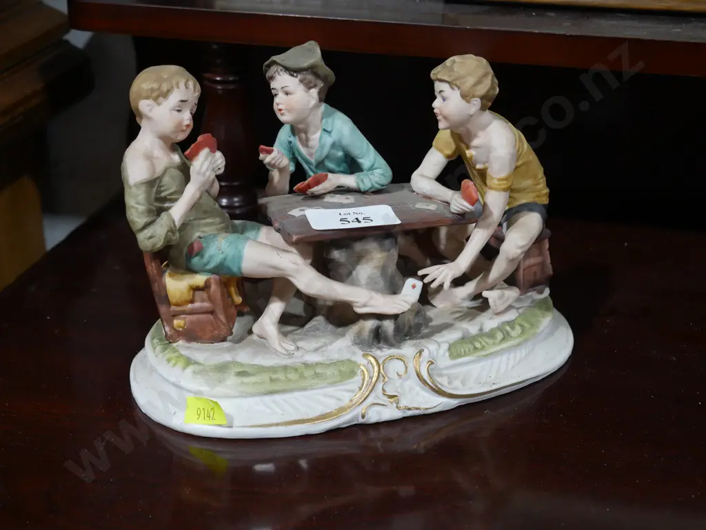 Porcelain figurine Image 1++