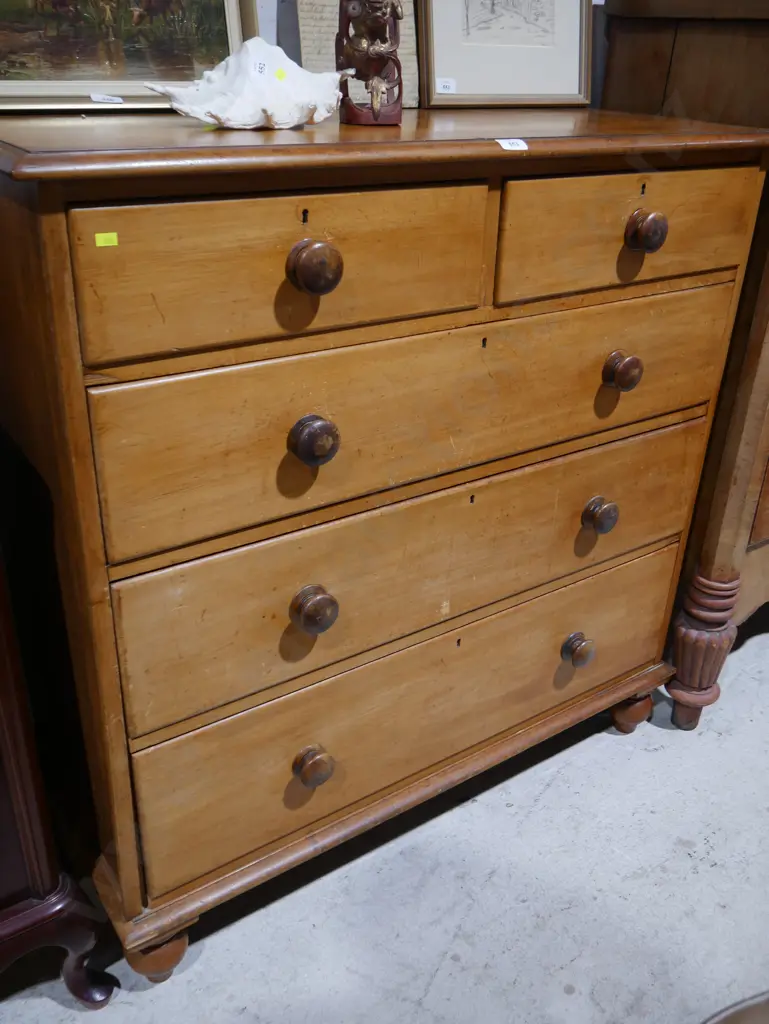 5 drawer chest Image 1++