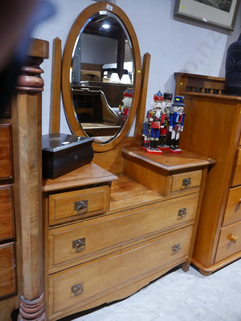 Mirror back dresser Image 1++