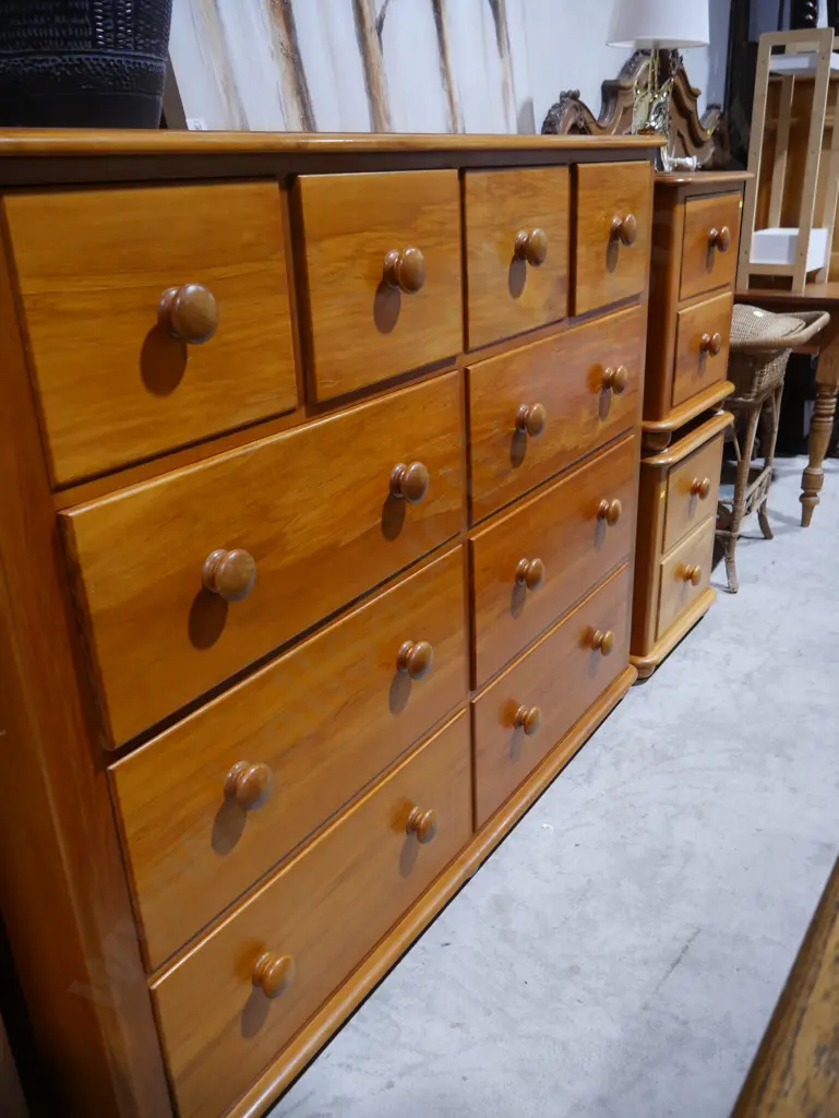 4 piece bedroom suite Image 1++