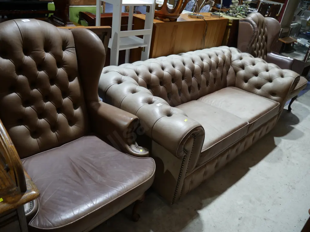 3 piece deep buttoned lounge suite Image 1++