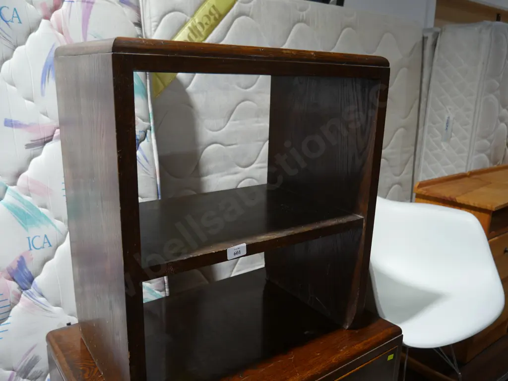 Small table Image 1++