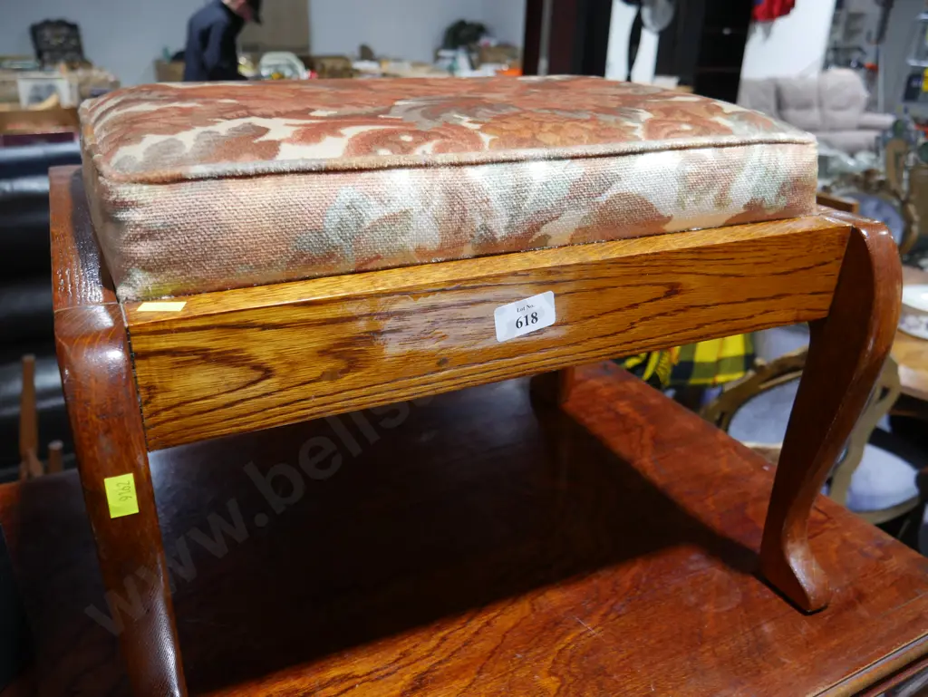 Foot stool Image 1++