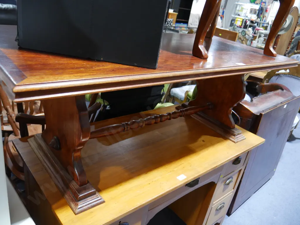 Coffee table Image 1++