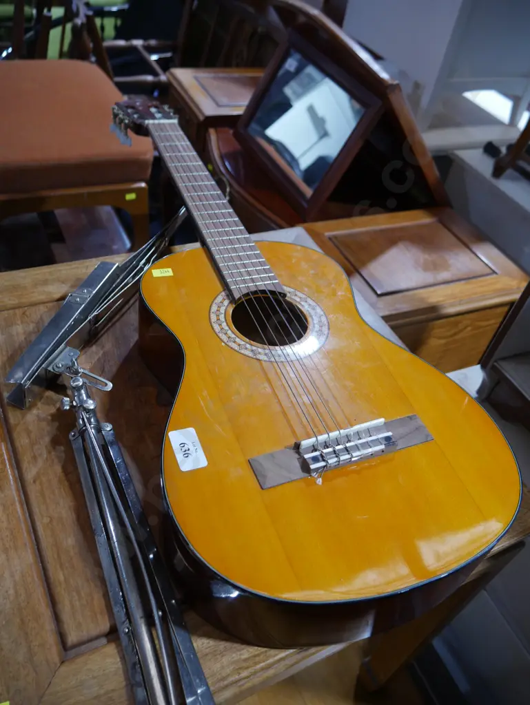 Eclipse guitar and music stand Image 1++