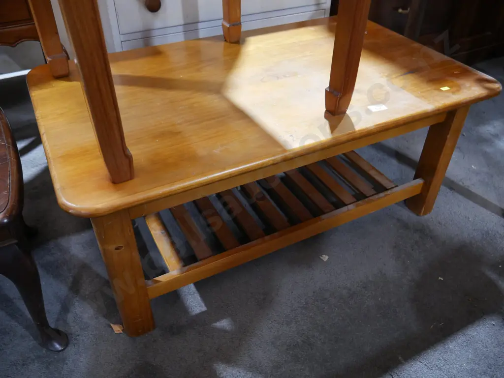 Coffee table Image 1++