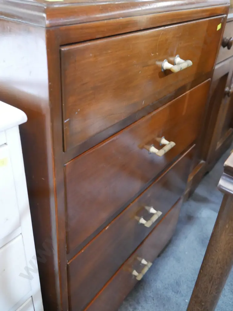 4 drawer chest Image 1++