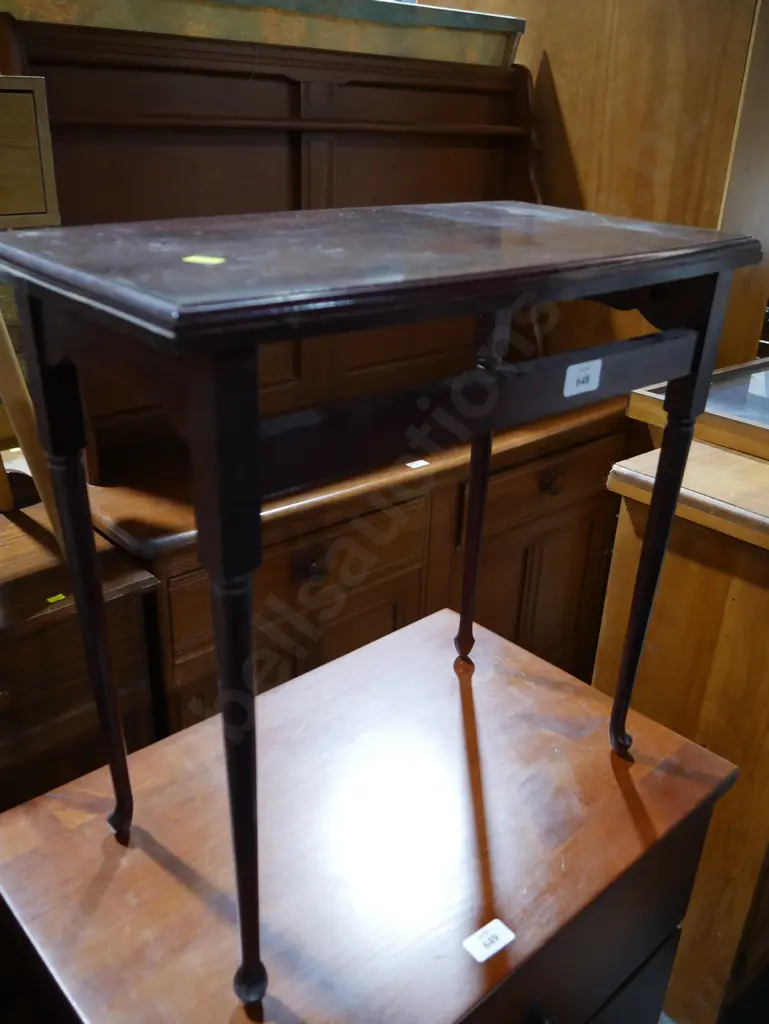 Side table Image 1++