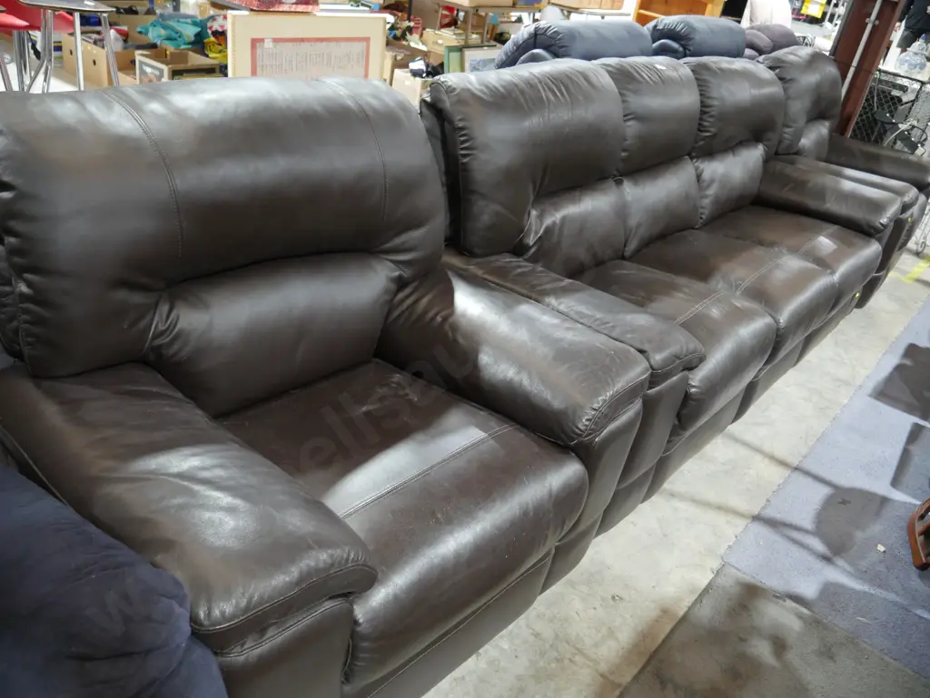 3 piece leather lounge suite Image 1++