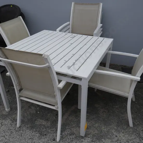 Outdoor table and 6 chairs