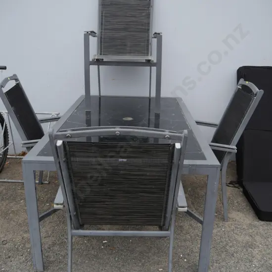 Outdoor table and 4 chairs