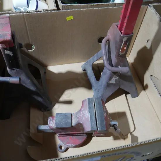Vice and Jack stands