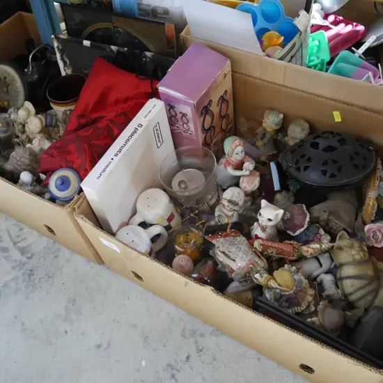 Figurines, nic nacs etc