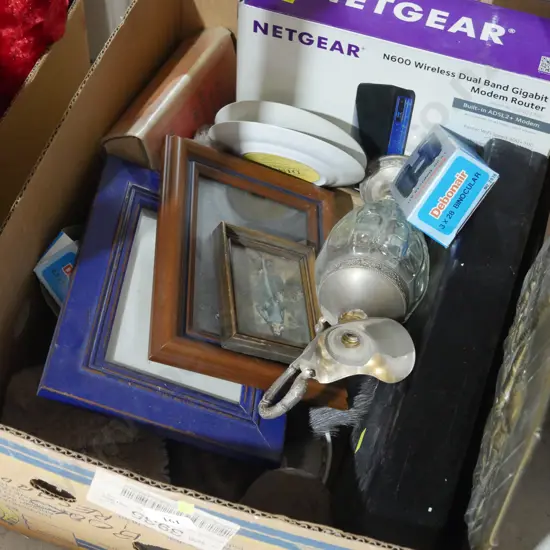 Picture frames, china, sundries