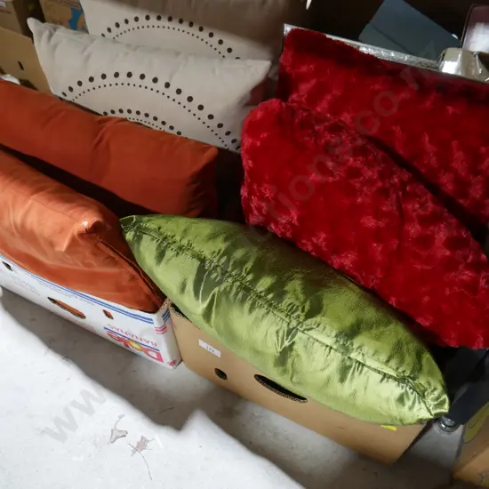 2 boxes cushions