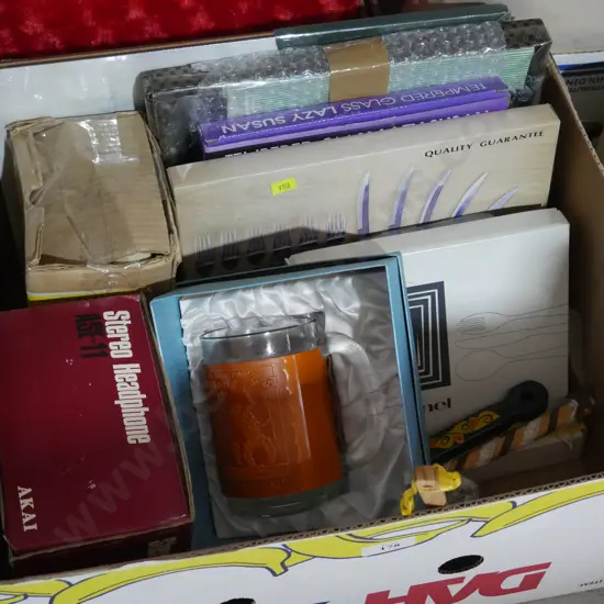 Kitchenware, headphones etc