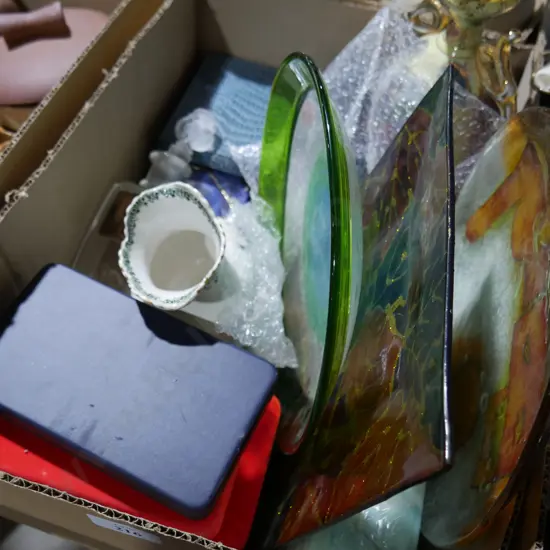 Glassware, boxed souvenir teaspoons etc