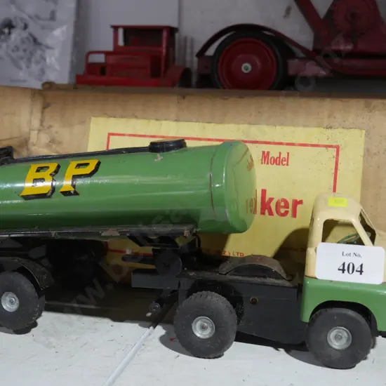 Tri-ang Shell BP tanker