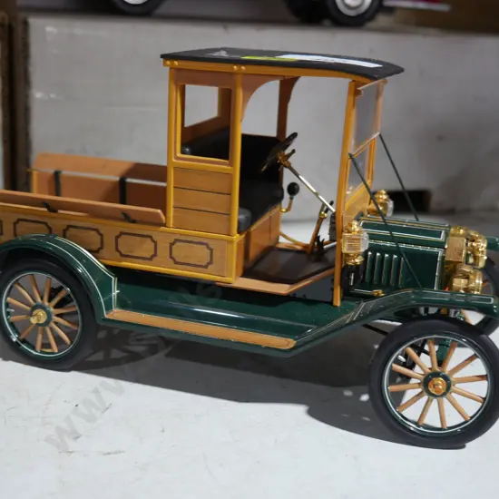 1913 Ford model T pickup truck model