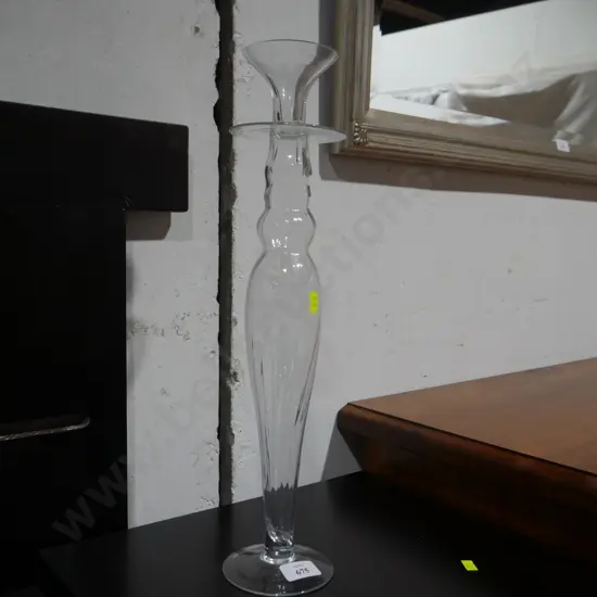 Glass vase