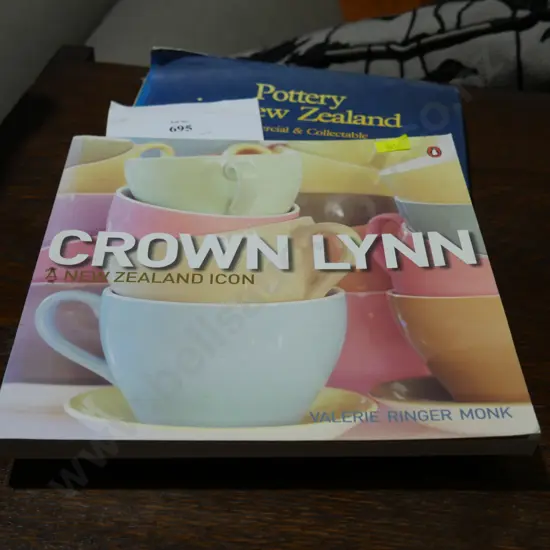 Crown Lynn and Pottery in New Zealand Books