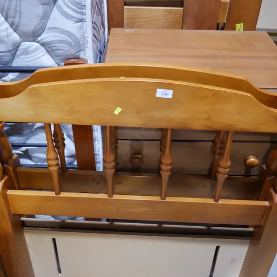 Single bed ends