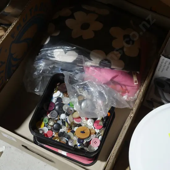 Buttons, linen etc