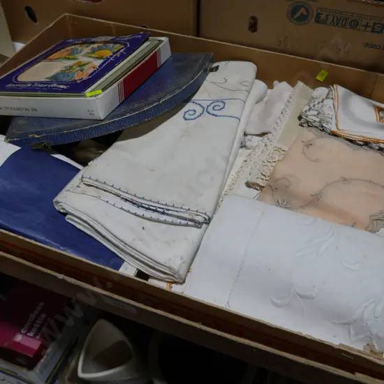 Linen, place mats etc