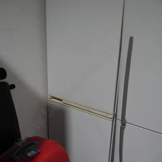 Fisher Paykel Frigidaire fridge freezer