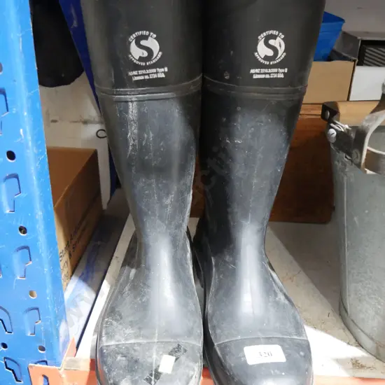 Gumboots size 13