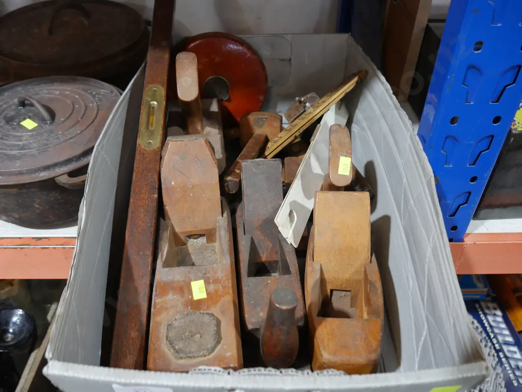 Wooden planes Image 1++