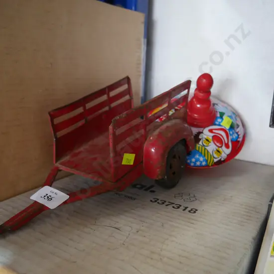 Spinning top , trailer