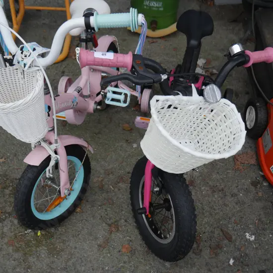 2 childrens bikes