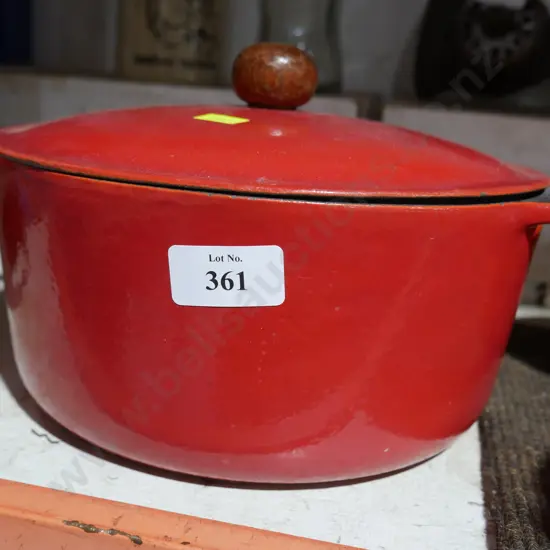 Casserole pot cast iron