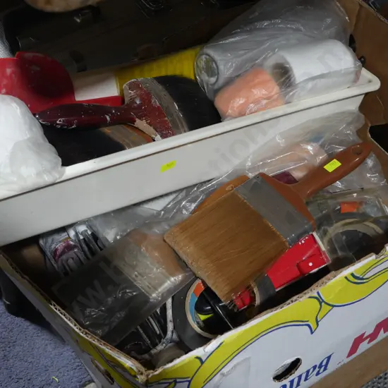 Painting brushes , rollers